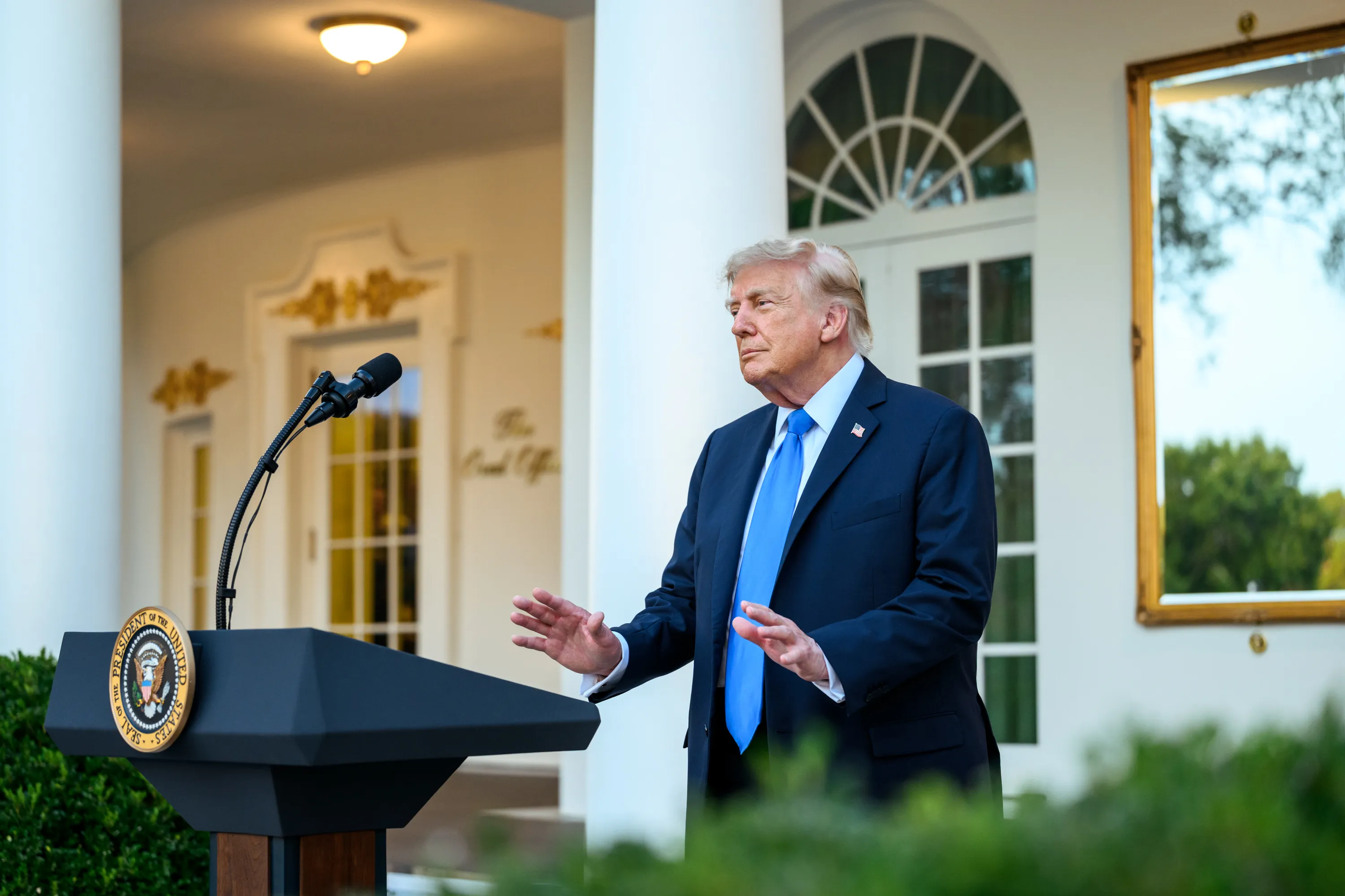 Trump promete apoyos a adultos mayores si los republicanos ganan el Congreso